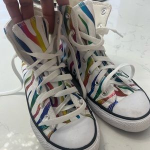 Converse high top tennis shoes